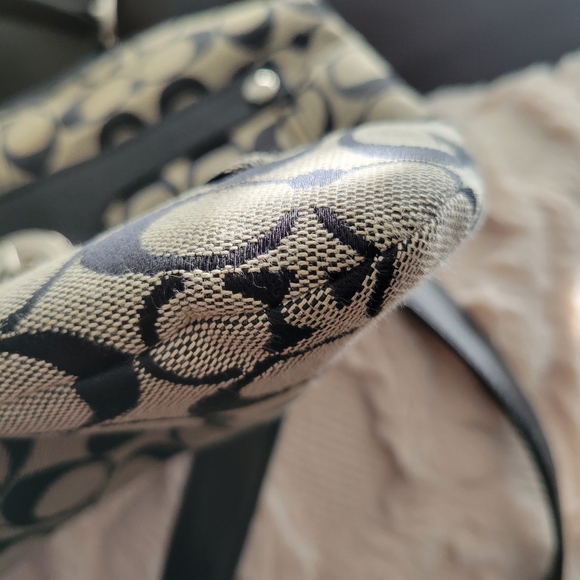 Coach signature pattern crossbody bag - Picture 10 of 15